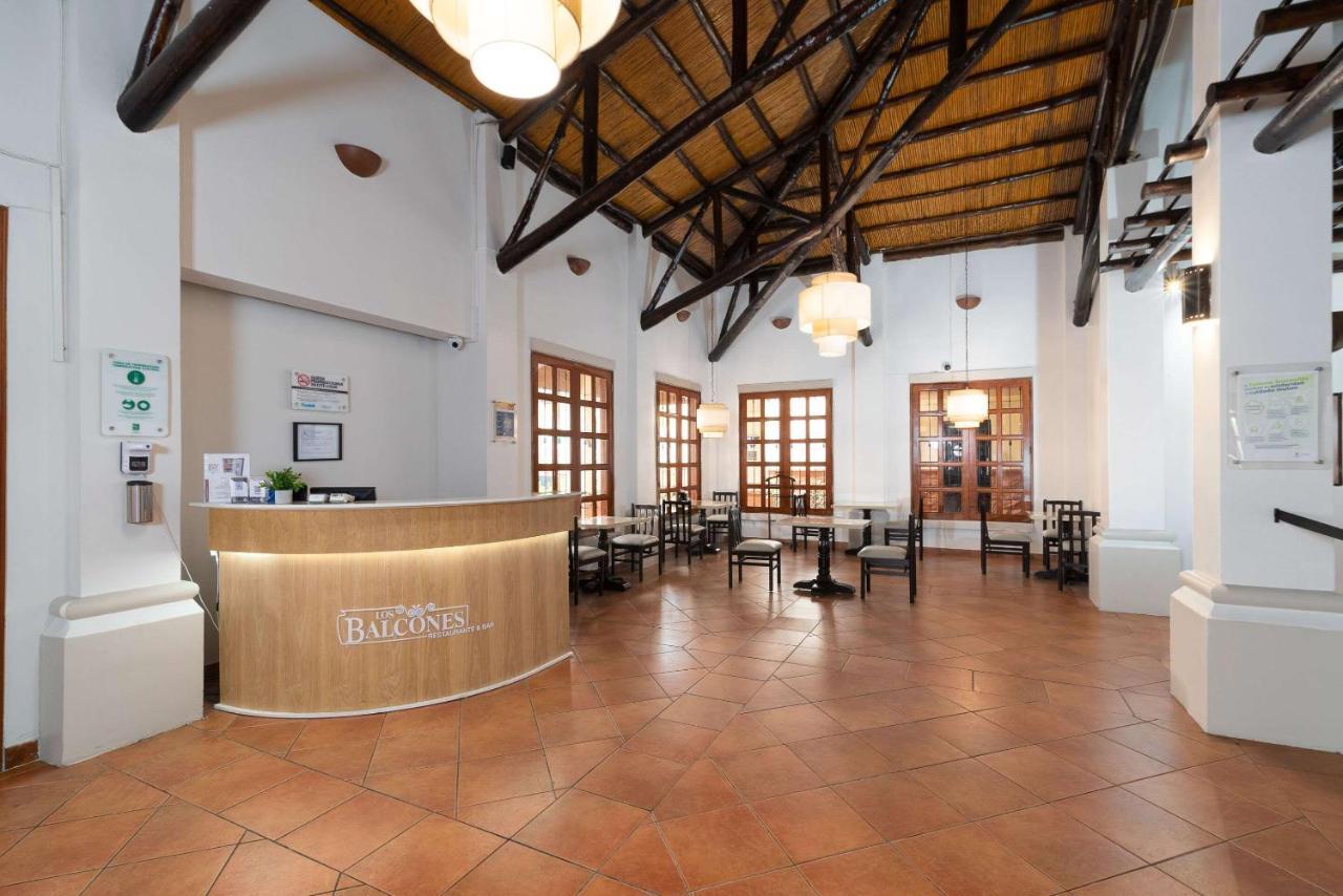 Quality Hotel Real Aeropuerto San Salvador San Luis Bagian luar foto