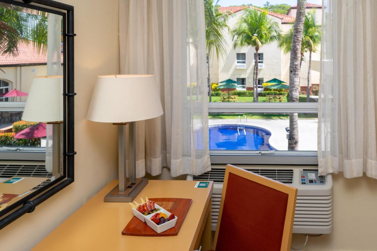 Quality Hotel Real Aeropuerto San Salvador San Luis Bagian luar foto
